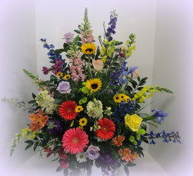 Glorious Garden Remembrance from Lesher's Flowers, local St. Louis Florist since 1973