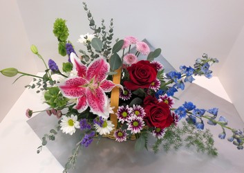 Country Side Basket from Lesher's Flowers, local St. Louis Florist since 1973