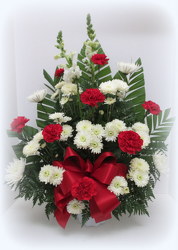 Traditonal Tribute from Lesher's Flowers, local St. Louis Florist since 1973