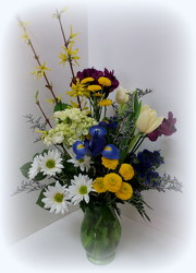 Spring Green from Lesher's Flowers, local St. Louis Florist since 1973