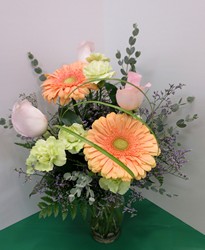 Peaches and Cream from Lesher's Flowers, local St. Louis Florist since 1973