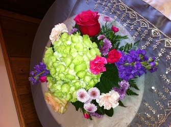 Hydrangea centerpiece  from Lesher's Flowers, local St. Louis Florist since 1973