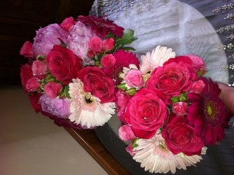 Pretty In Pink Wedding from Lesher's Flowers, local St. Louis Florist since 1973